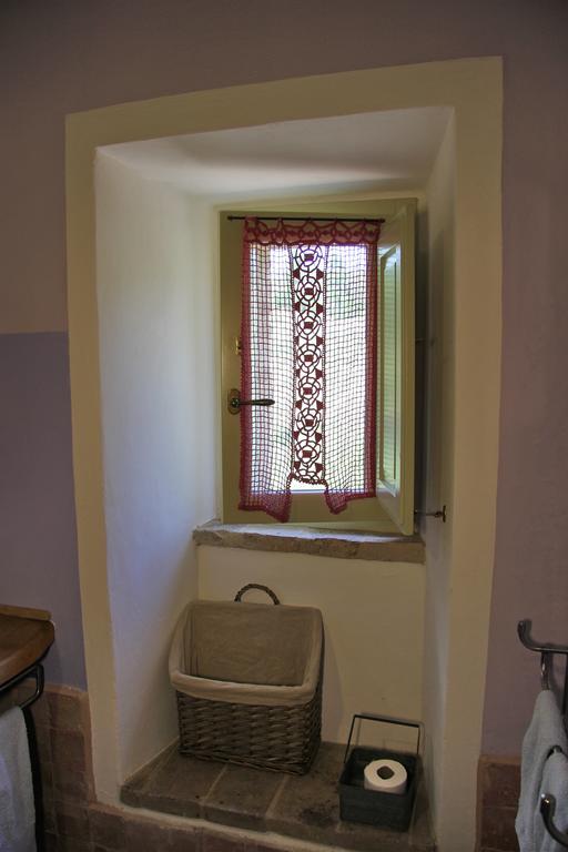 Poggio Dei Prugnoli Panzió Tavoleto Kültér fotó