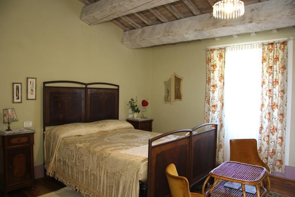 Poggio Dei Prugnoli Panzió Tavoleto Kültér fotó